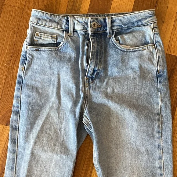 Zara Women’s Blue Jeans Size 4